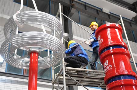 變頻串聯(lián)諧振裝置組裝現(xiàn)場(chǎng)